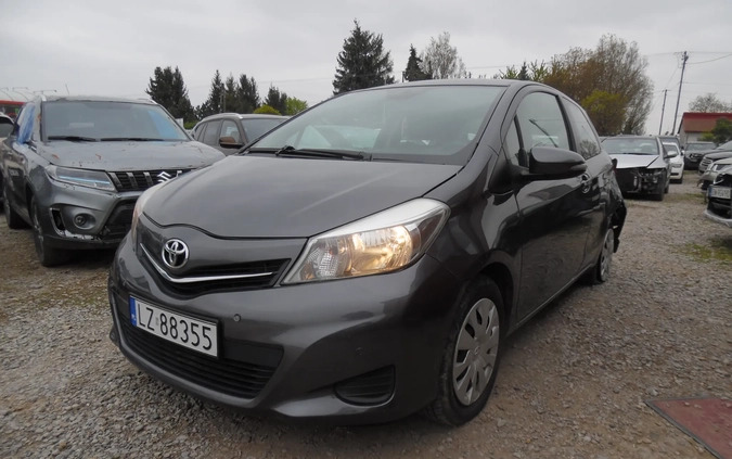 Toyota Yaris cena 9900 przebieg: 298000, rok produkcji 2013 z Lubień Kujawski małe 326